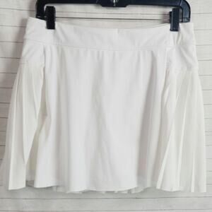 ATHLETA ADVANTAGE SKORT IN WHITE, SZ MEDIUM